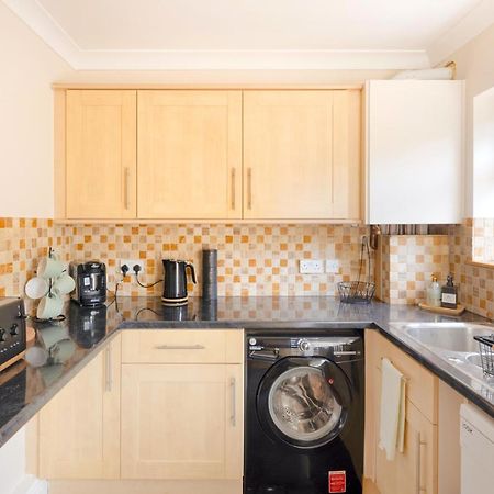 런던 Stylish House In Wimbledon 빌라 외부 사진