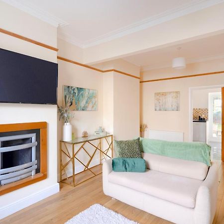 런던 Stylish House In Wimbledon 빌라 외부 사진