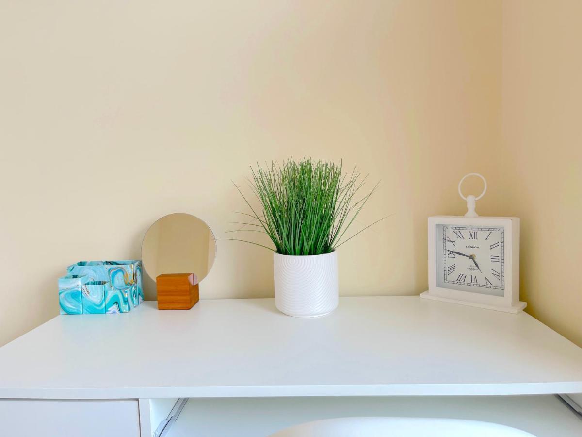 런던 Stylish House In Wimbledon 빌라 외부 사진