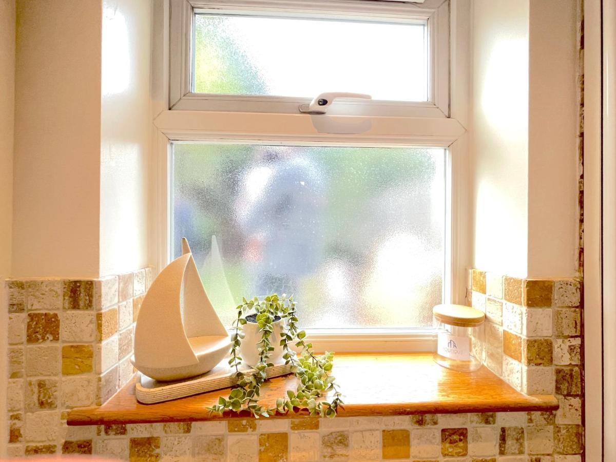 런던 Stylish House In Wimbledon 빌라 외부 사진