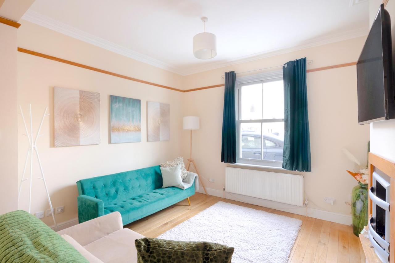 런던 Stylish House In Wimbledon 빌라 외부 사진