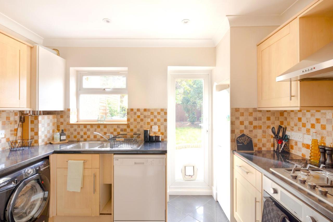 런던 Stylish House In Wimbledon 빌라 외부 사진