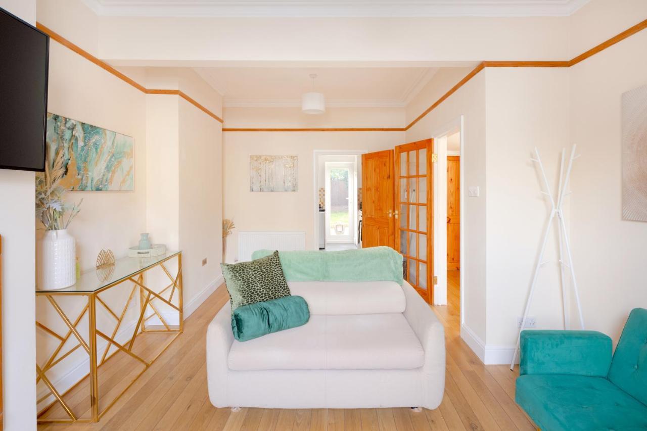 런던 Stylish House In Wimbledon 빌라 외부 사진