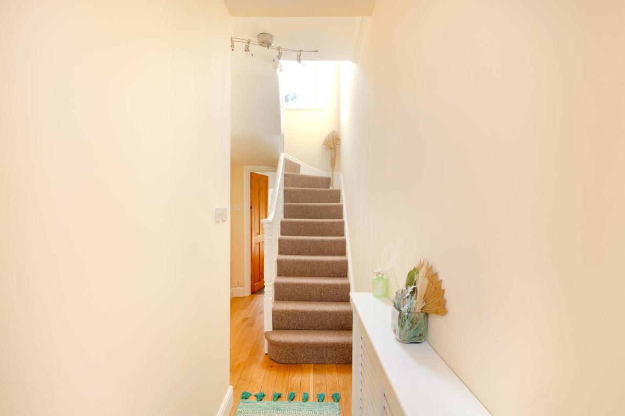 런던 Stylish House In Wimbledon 빌라 외부 사진