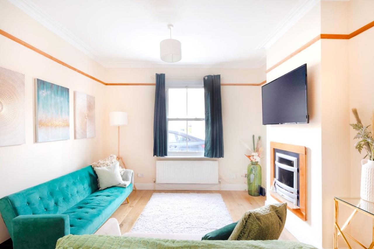 런던 Stylish House In Wimbledon 빌라 외부 사진