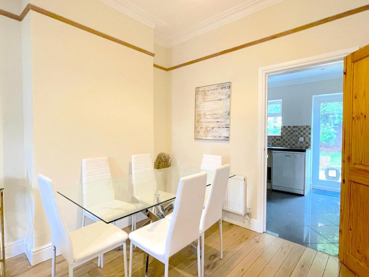 런던 Stylish House In Wimbledon 빌라 외부 사진